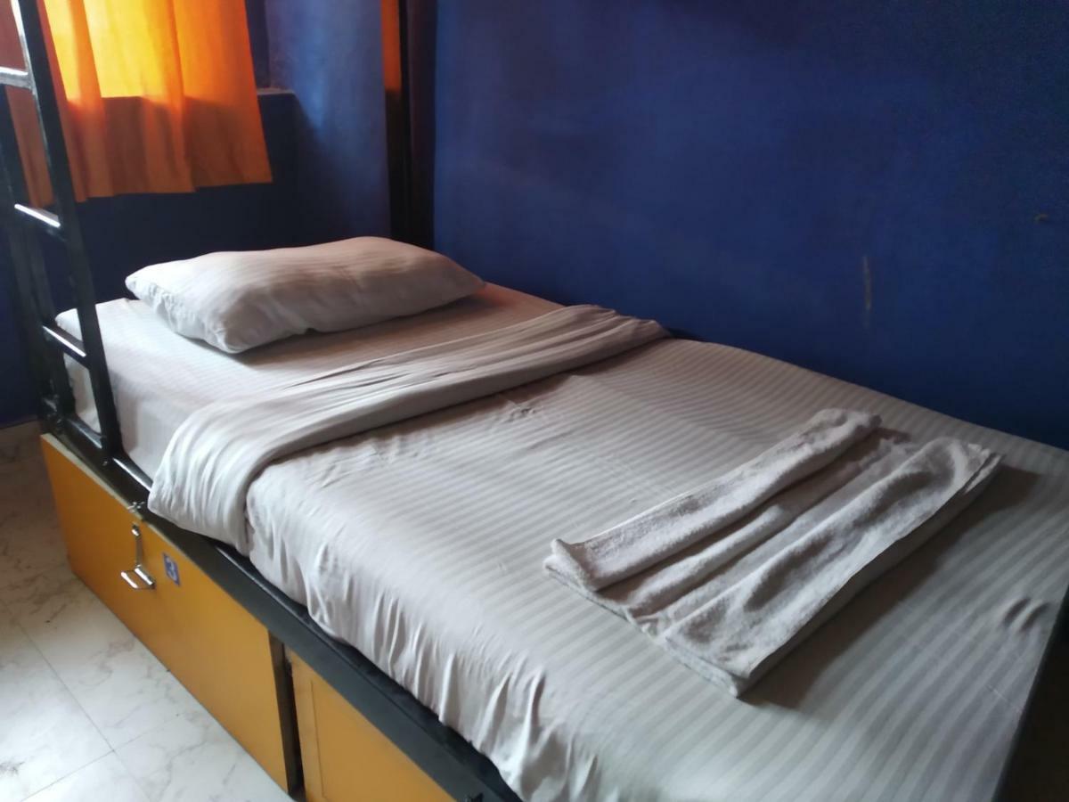 Bunk Hostel Delhi Yeni Delhi Dış mekan fotoğraf