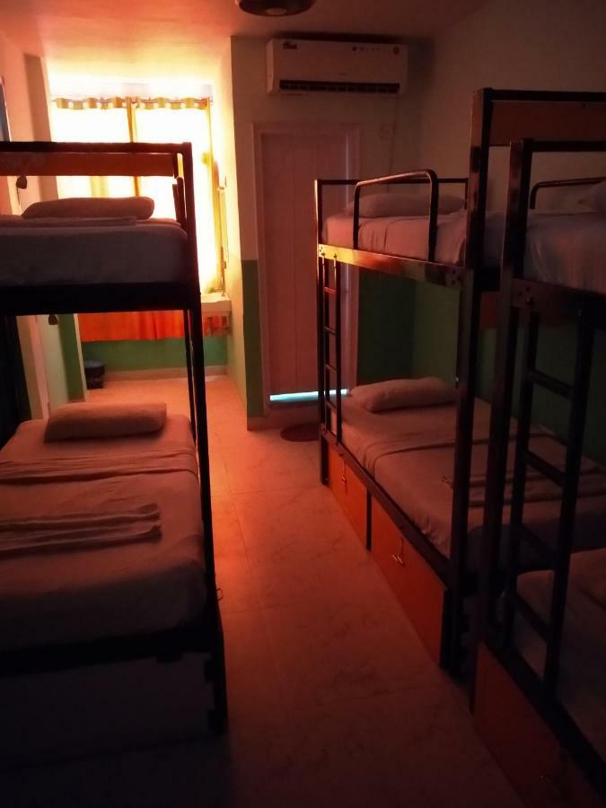 Bunk Hostel Delhi Yeni Delhi Dış mekan fotoğraf
