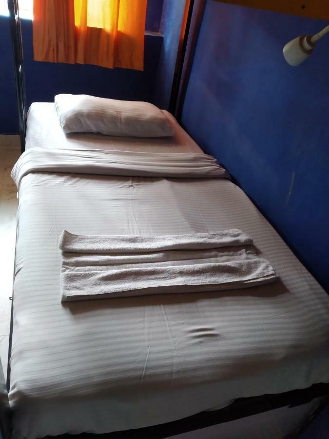 Bunk Hostel Delhi Yeni Delhi Dış mekan fotoğraf